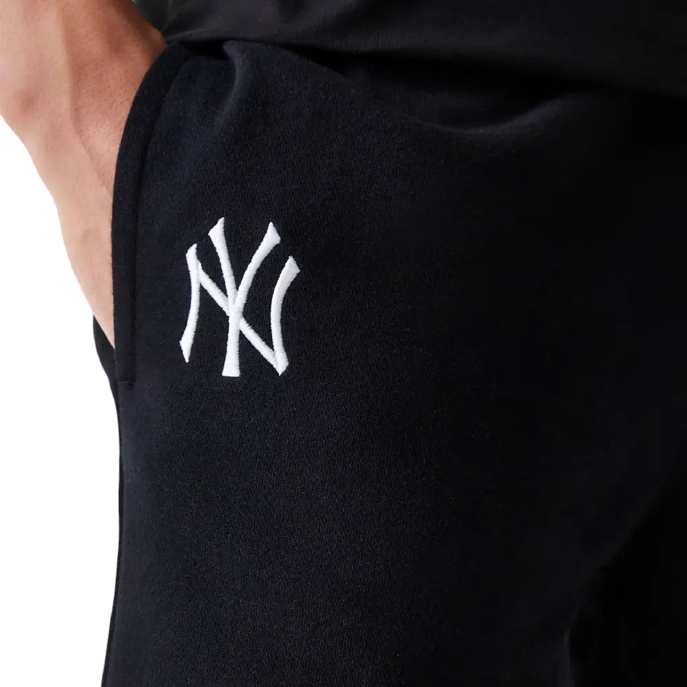 MLB League Essential New York Yankees Short Black