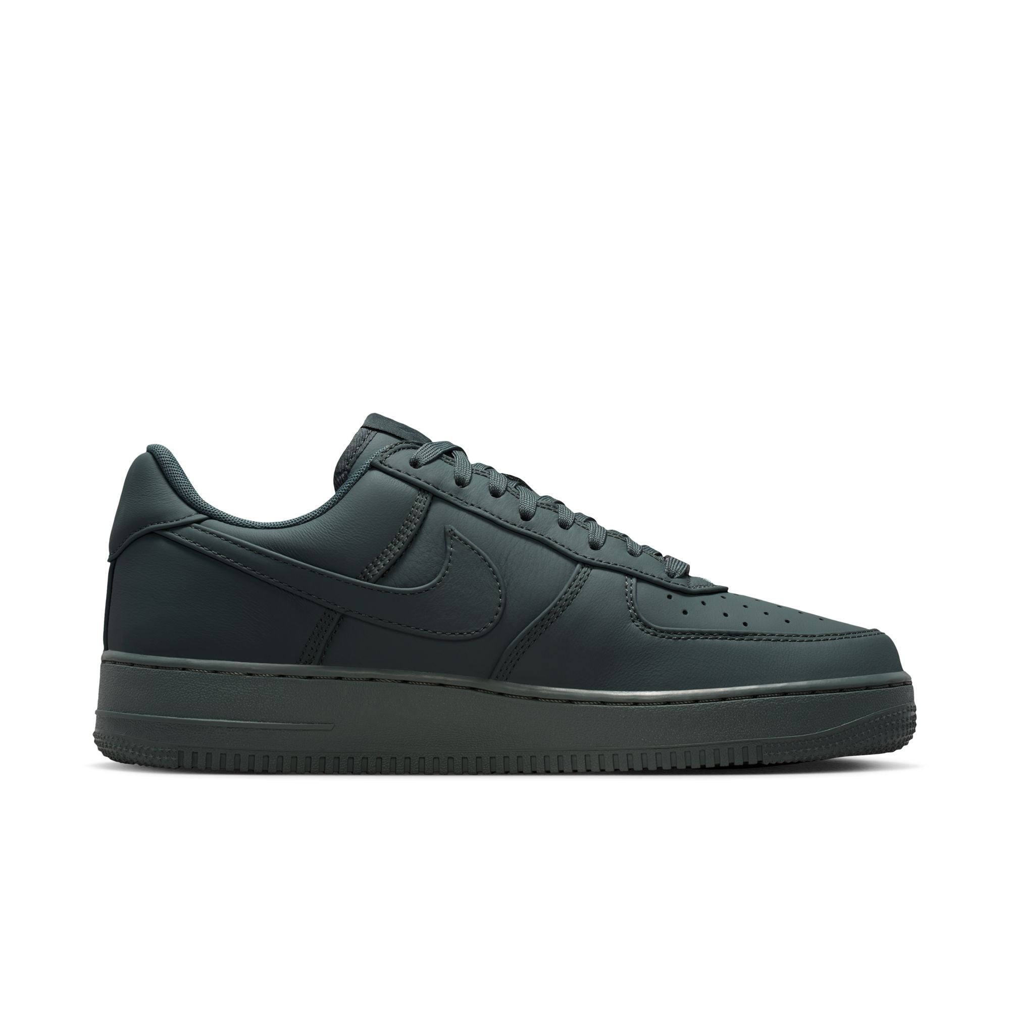 NIKE AIR FORCE 1 LOW RETRO PREMIUM