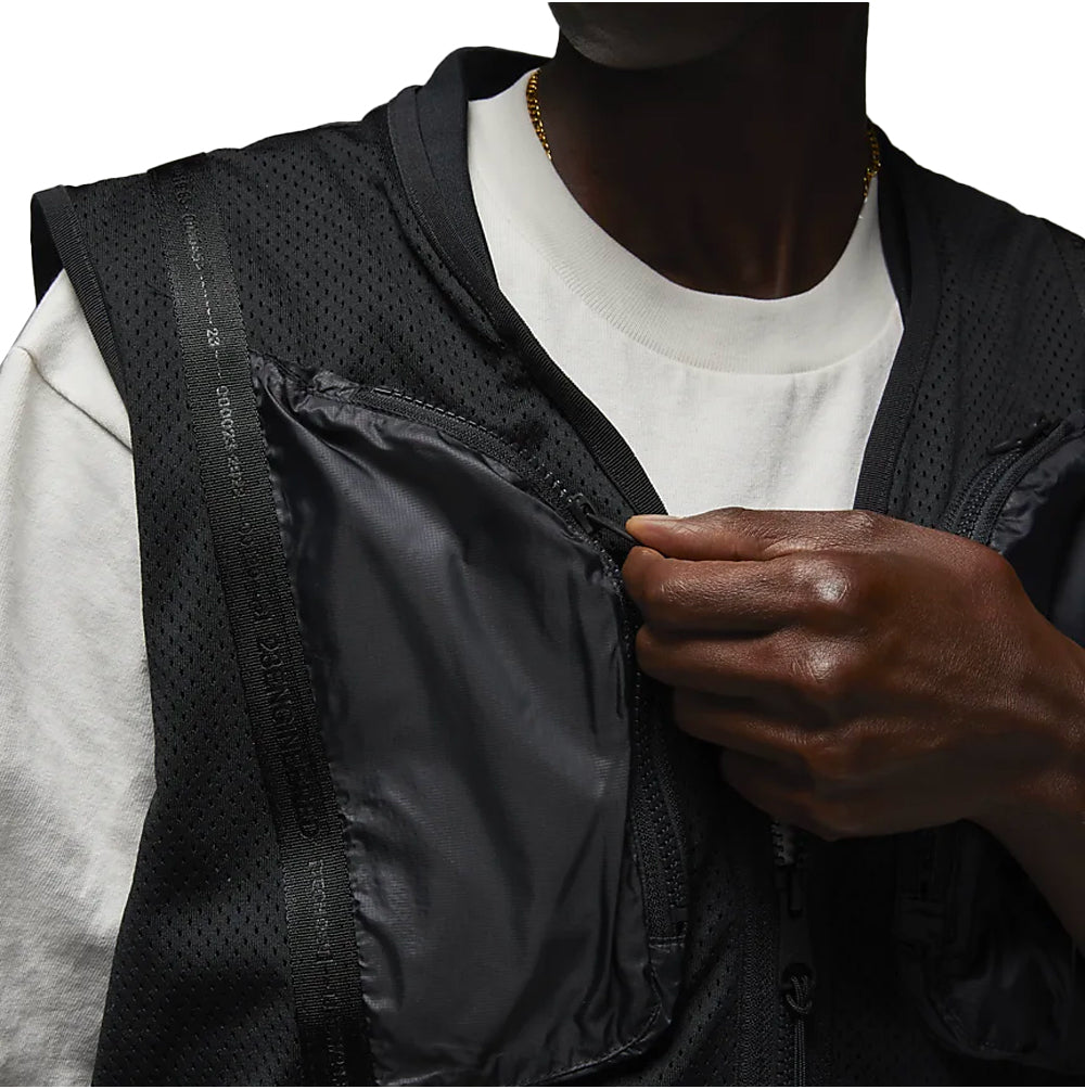 M J 23ENG STMT VEST