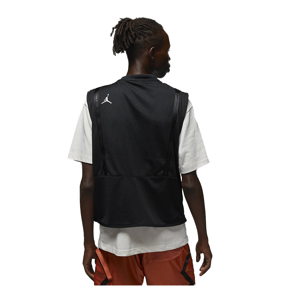 M J 23ENG STMT VEST