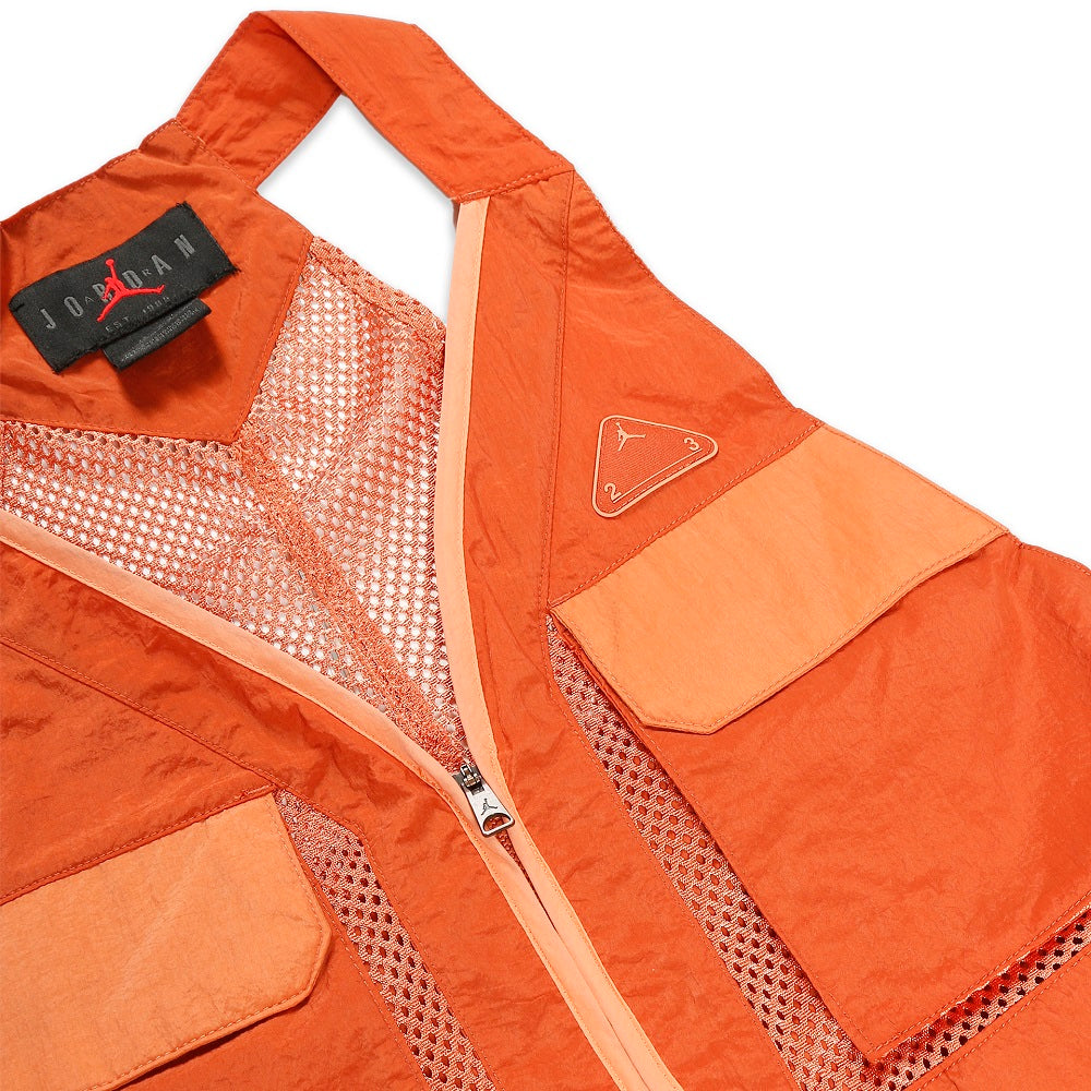 W J 23E VEST