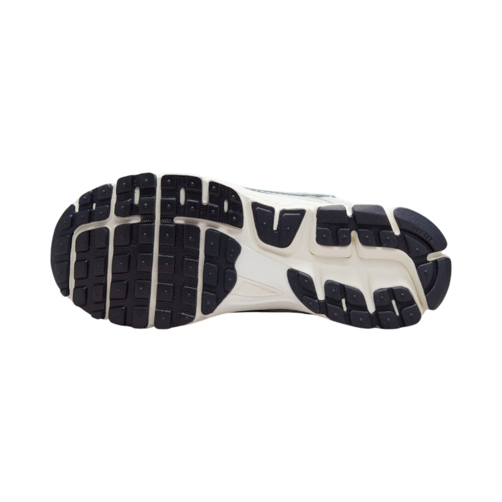 Nike Zoom Vomero 5 Photon Dust Metallic Silver