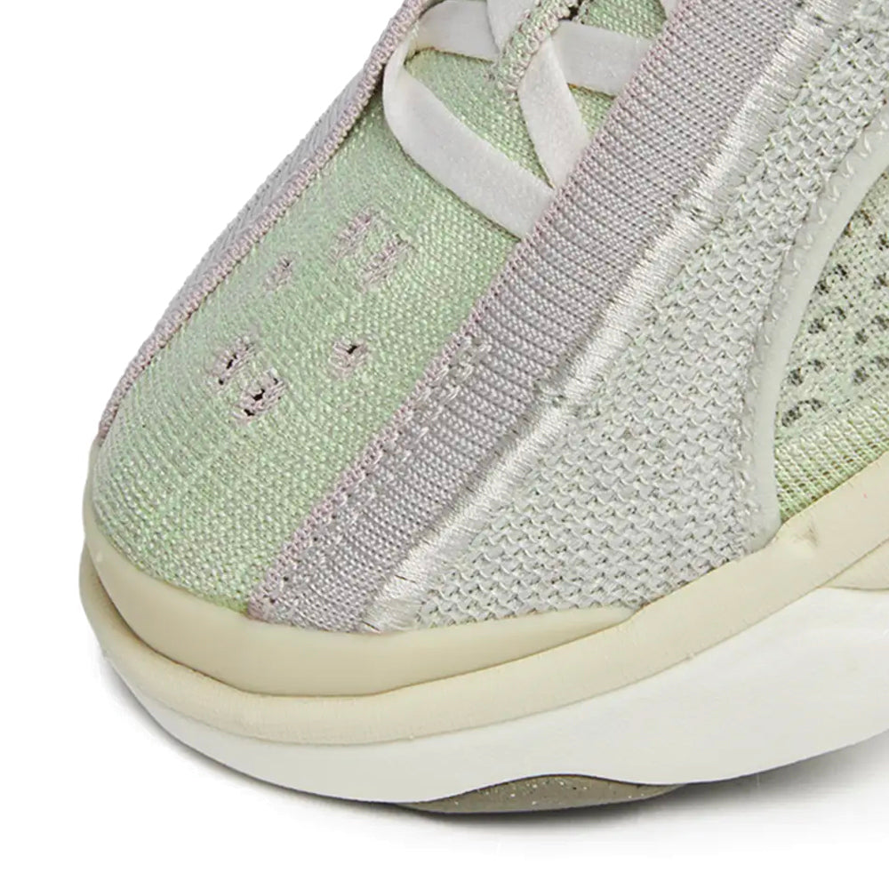 Flyknit Bloom