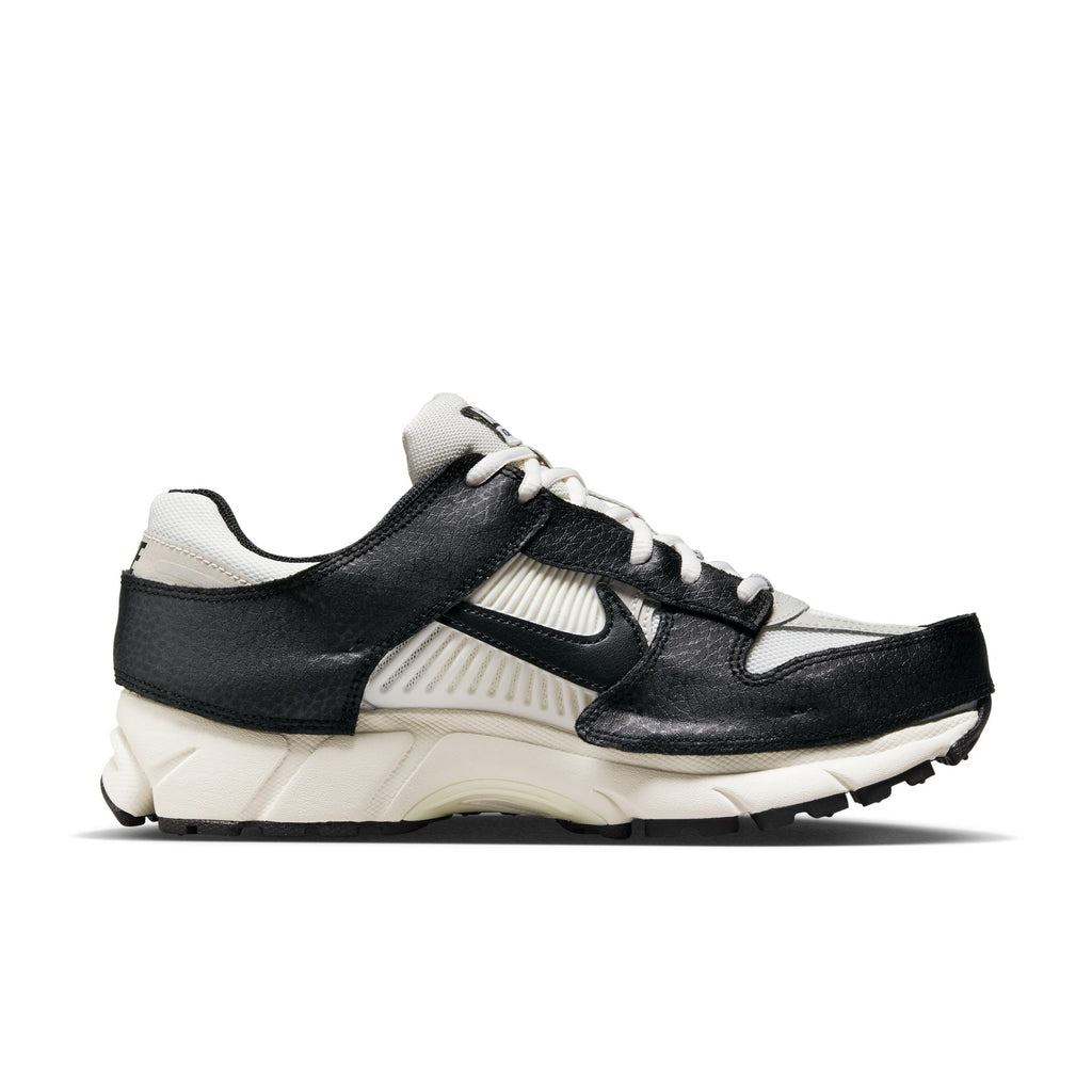 Zoom Vomero 5 Timeless Panda Dunk