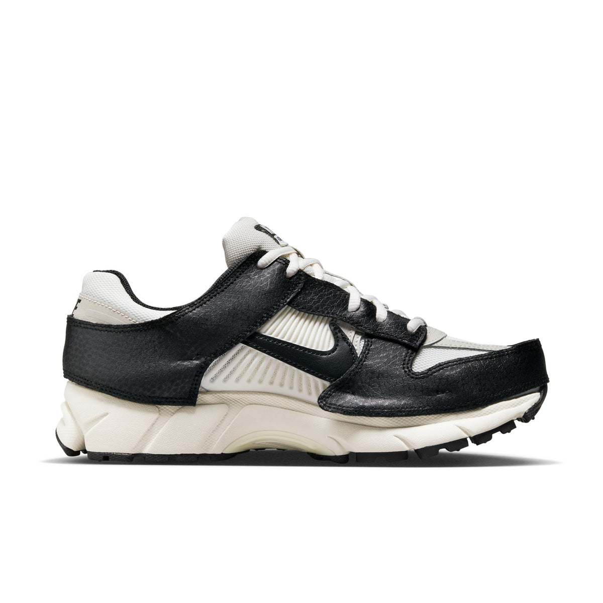 Zoom Vomero 5 Timeless Panda Dunk