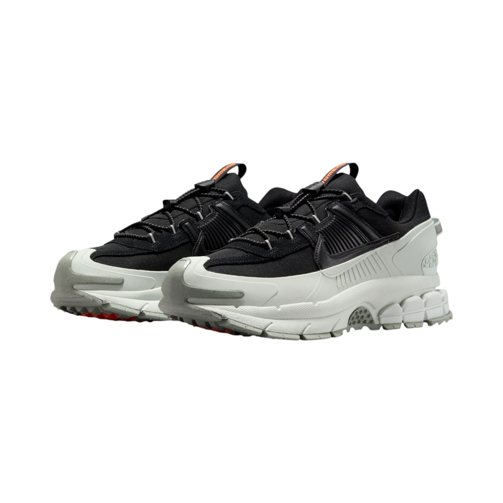 Zoom Vomero 5 Roam Black Light Silver