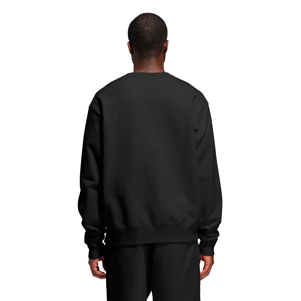 Basics Man's Crewneck Black