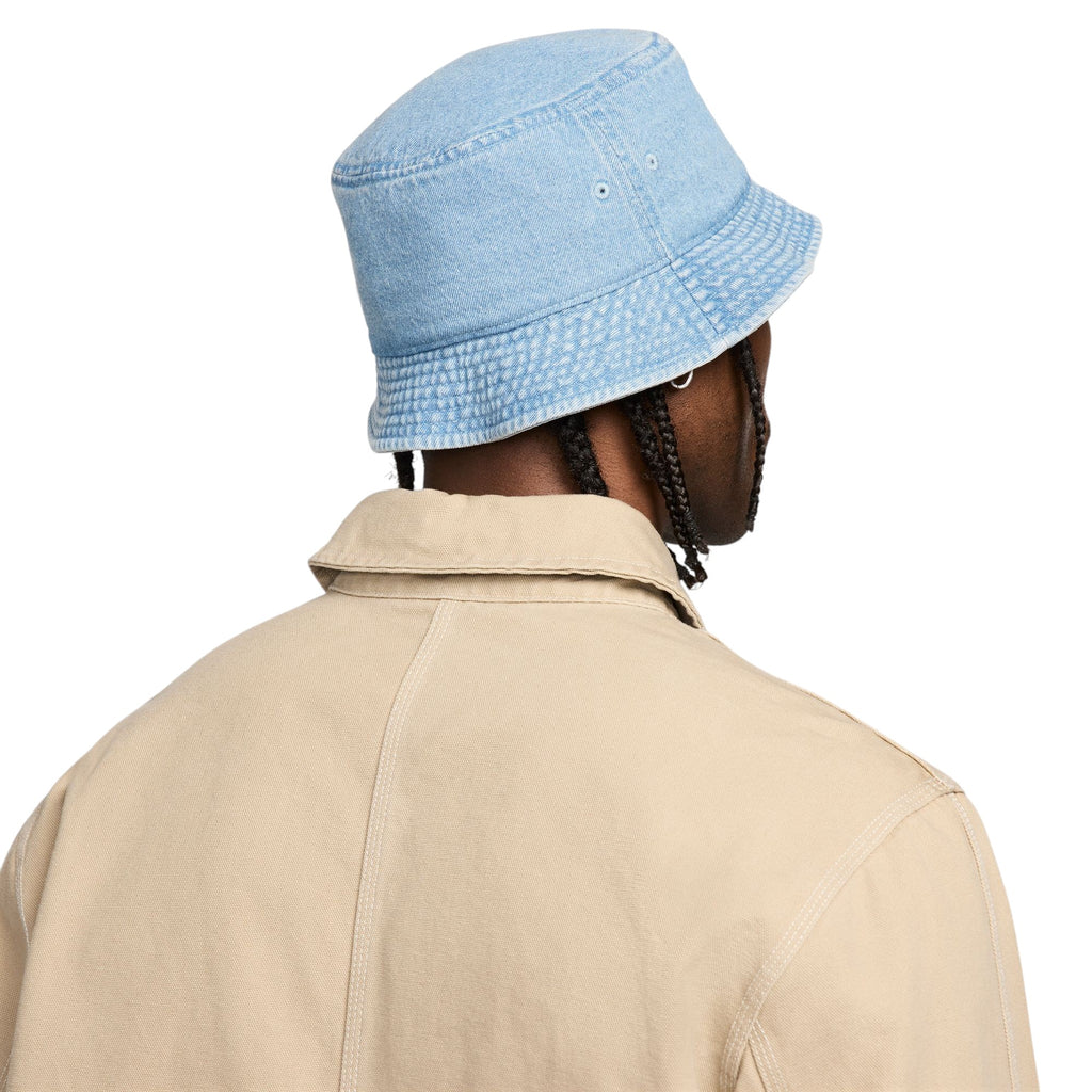 U NK APEX BUCKET SQ DENIM 24 L