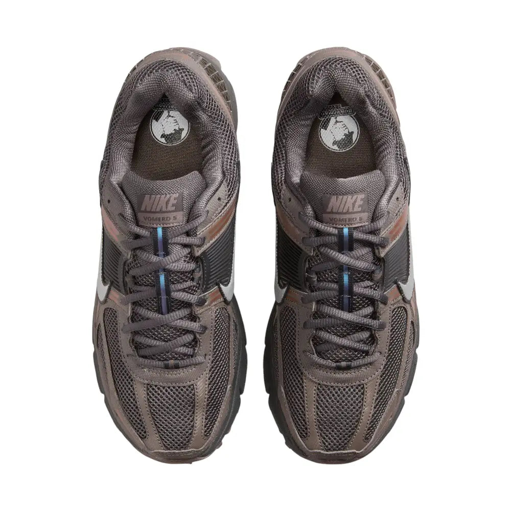 Nike Zoom Vomero 5 Cave Stone shoes featuring a stylish grey design and breathable mesh.