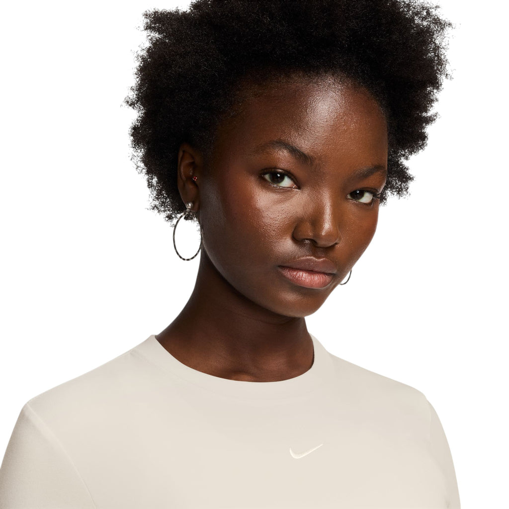 Sportswear Chill Knit Cropped T-Shirt Beige