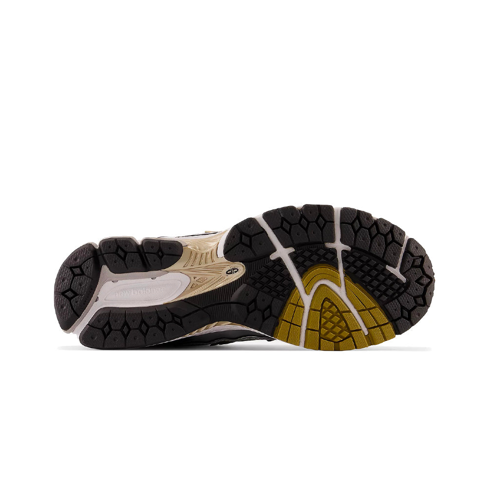 New Balance 1906R Metallic Silver/Metallic Gold