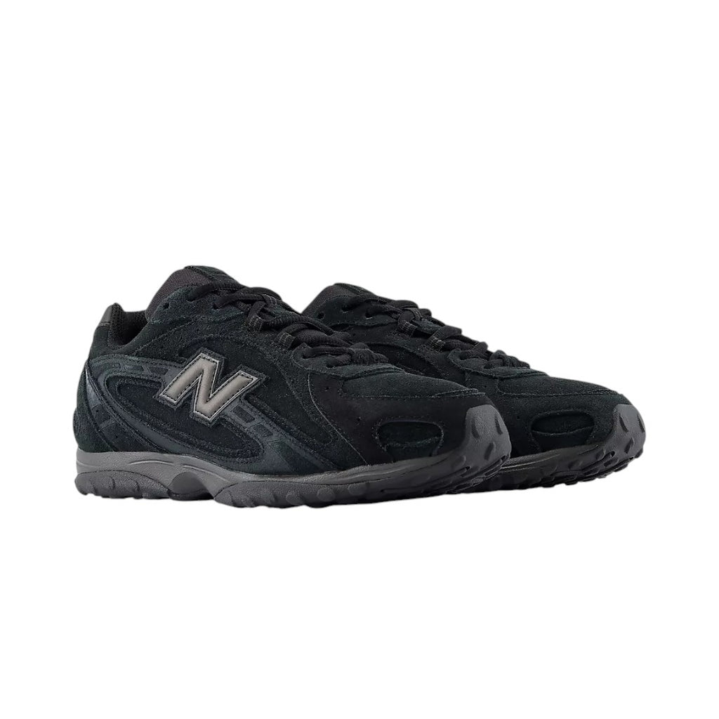 204L Triple Black Sneakers
