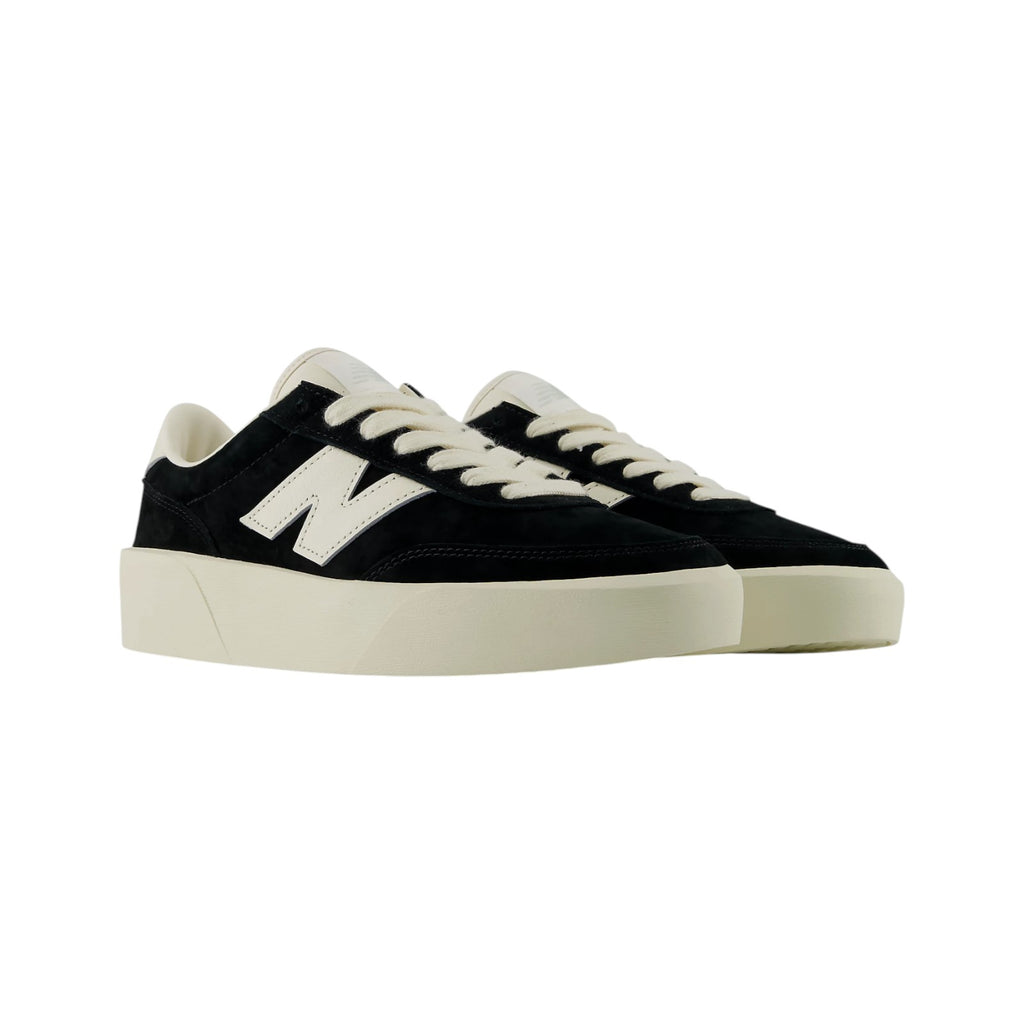 750 Black White Sneakers