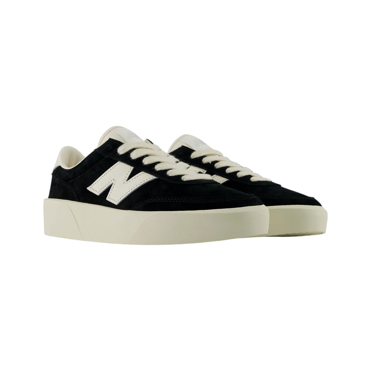 750 Black White Sneakers