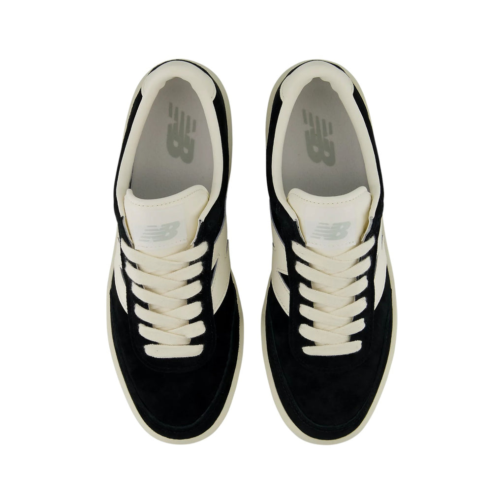 750 Black White Sneakers