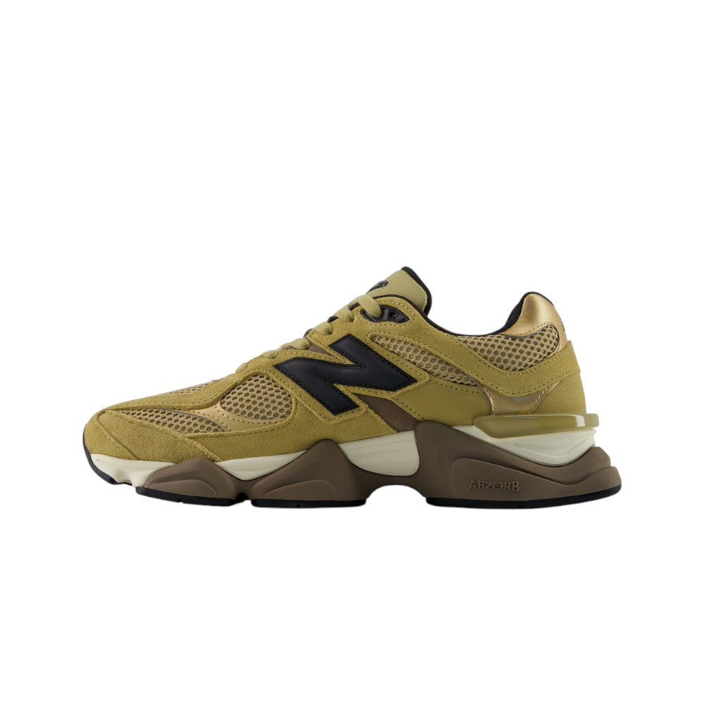 9060 Quicksand Sneakers
