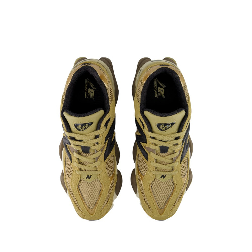 9060 Quicksand Sneakers