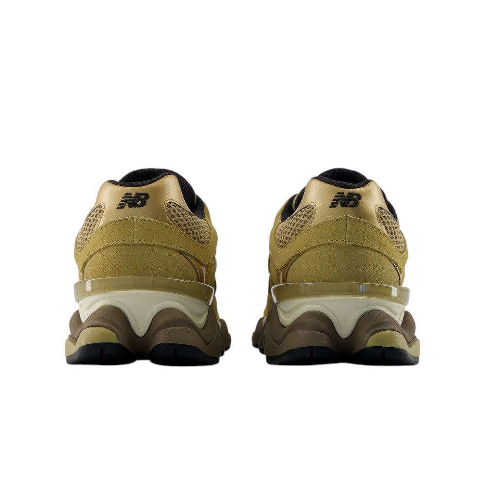 9060 Quicksand Sneakers