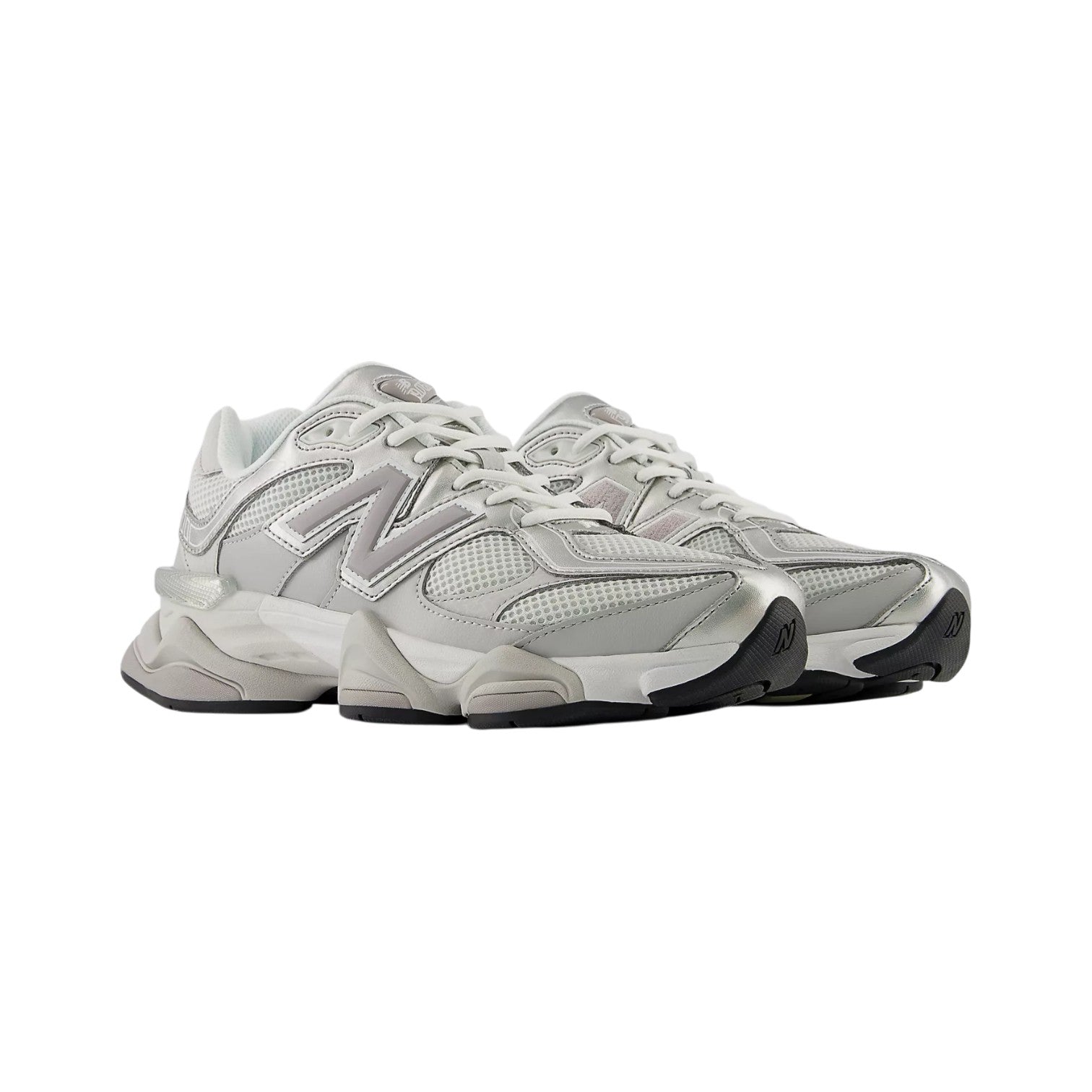 9060 Raincloud Truffle Salt Sneakers