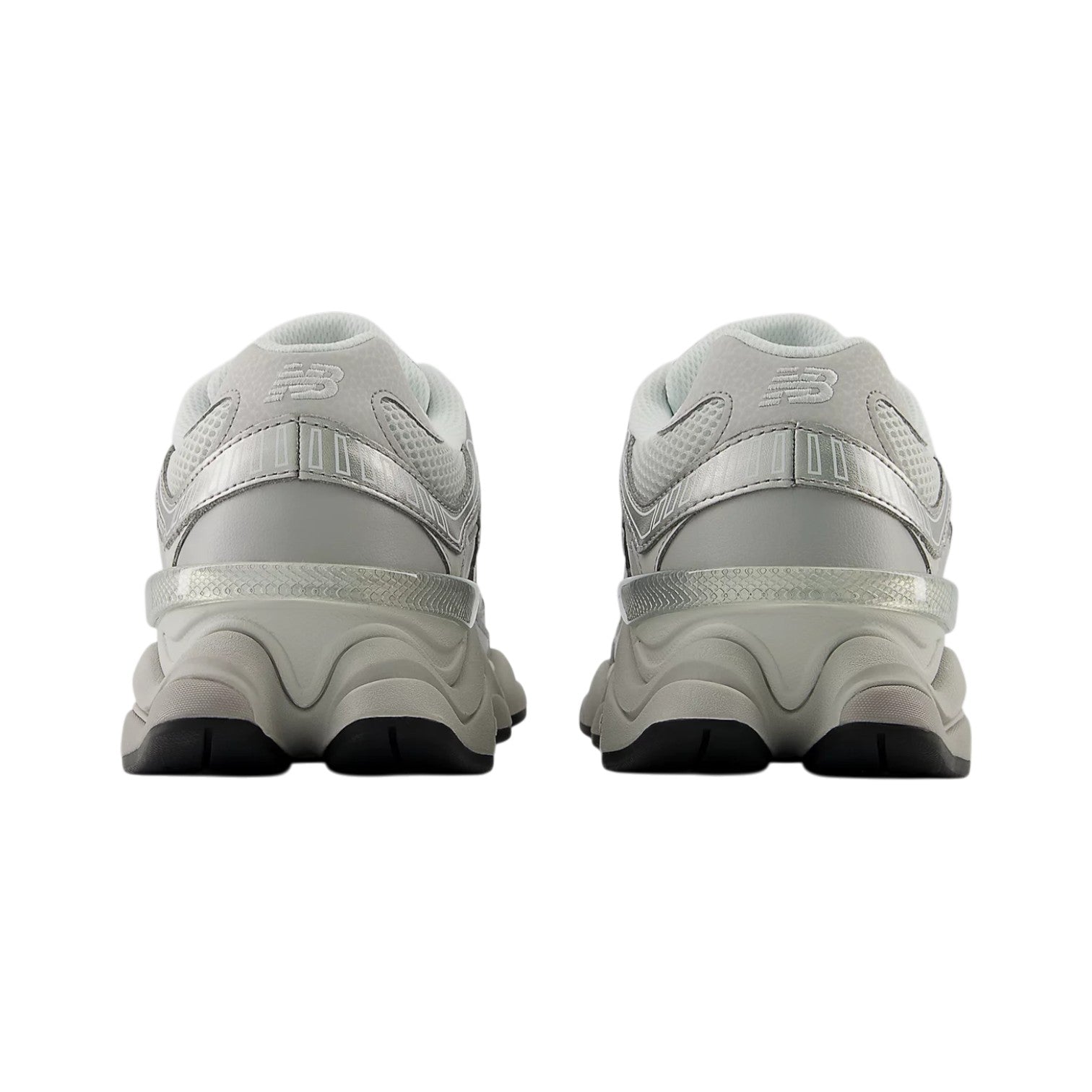 9060 Raincloud Truffle Salt Sneakers