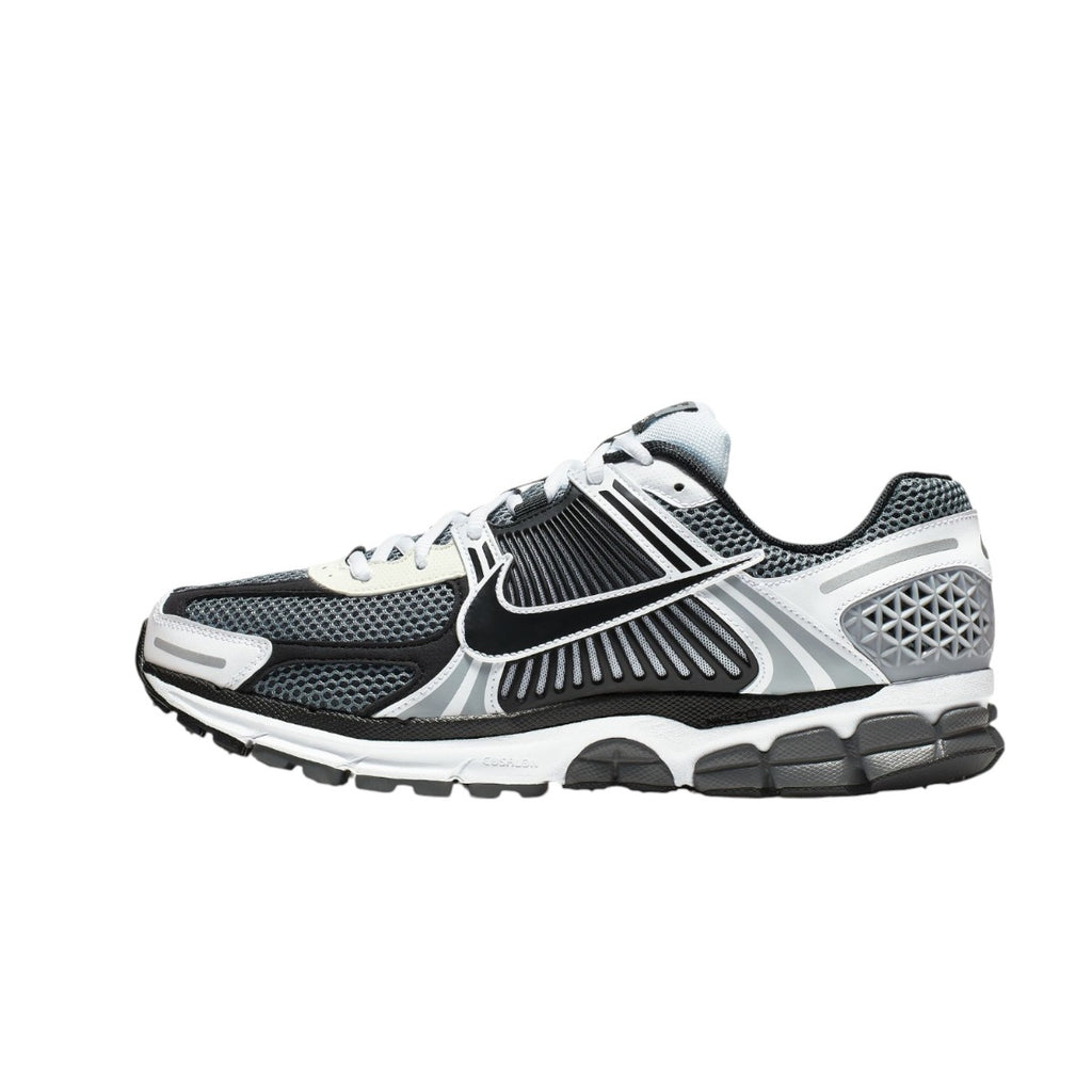 Zoom Vomero 5 Black And Metallic Silver
