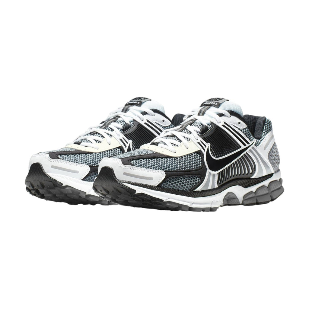 Zoom Vomero 5 Black And Metallic Silver