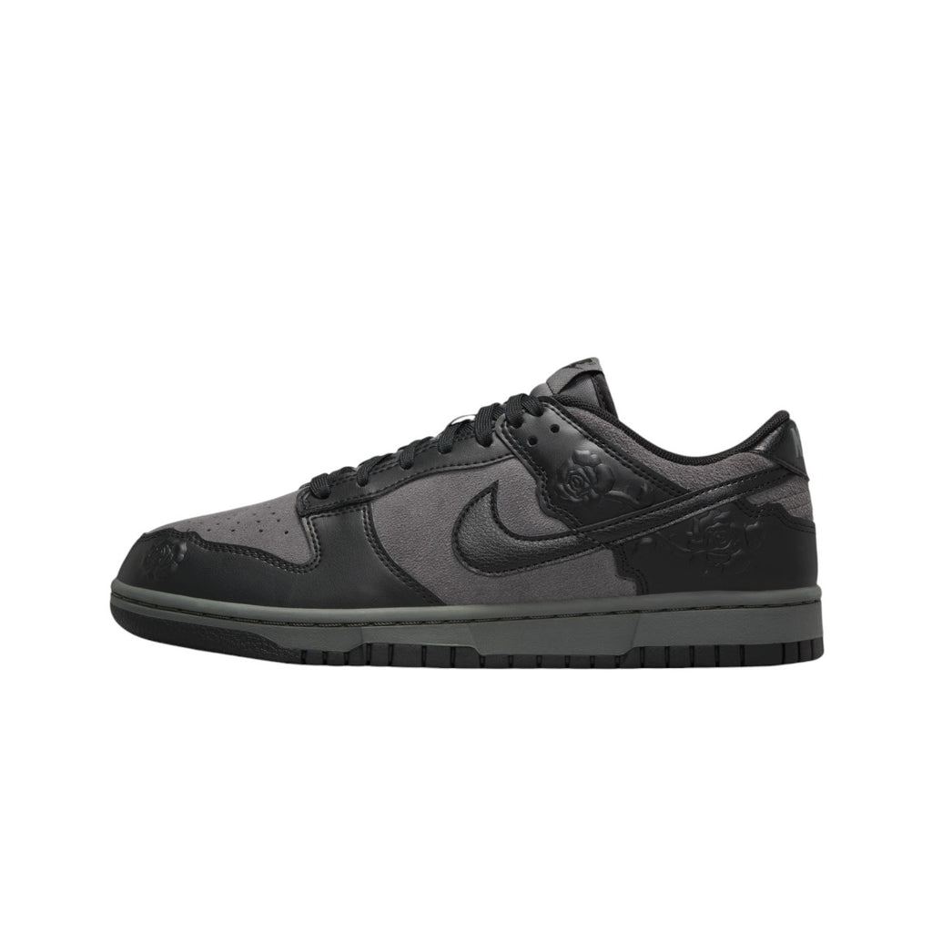 Dunk Low Black Roses