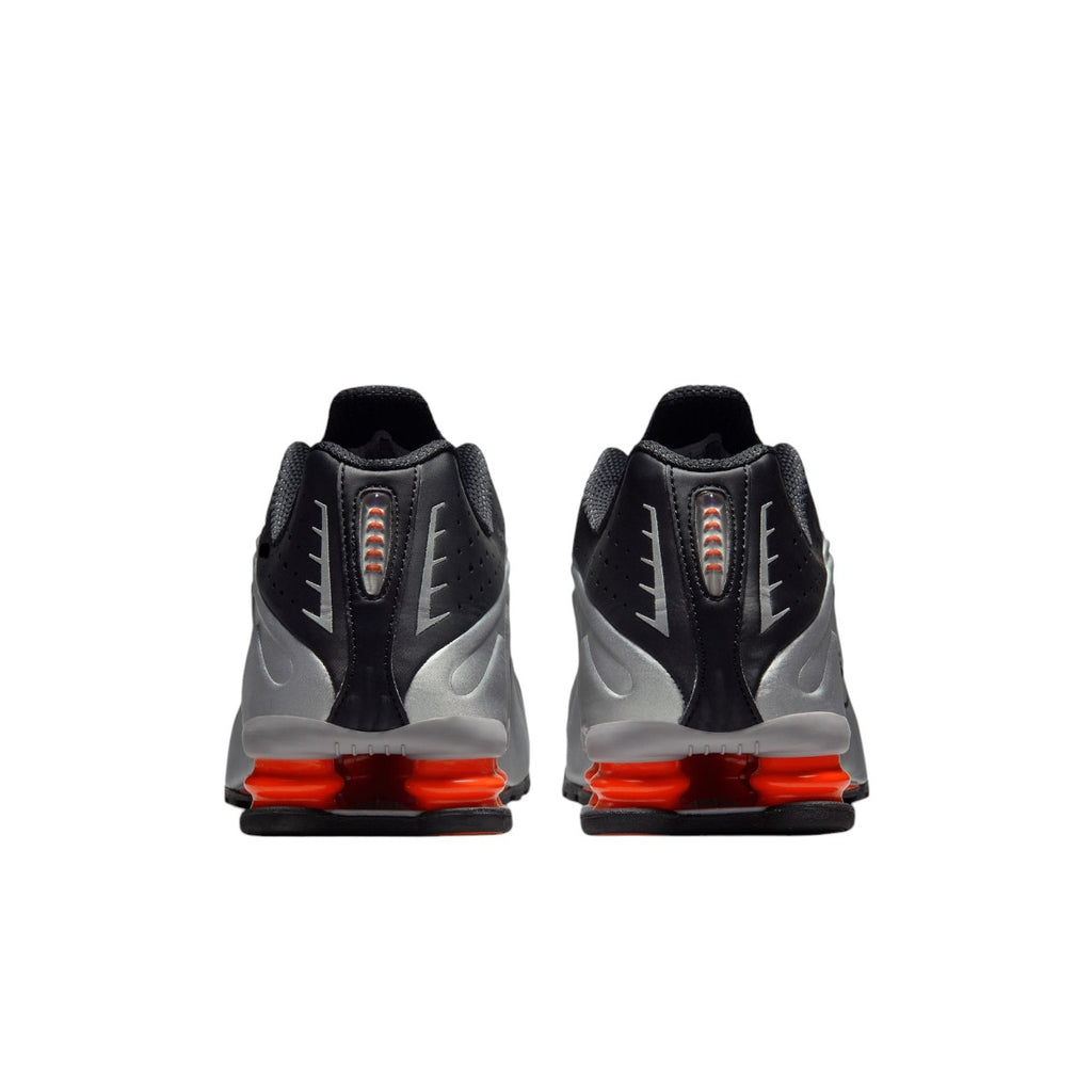 Shox R4 Black & Metallic Silver