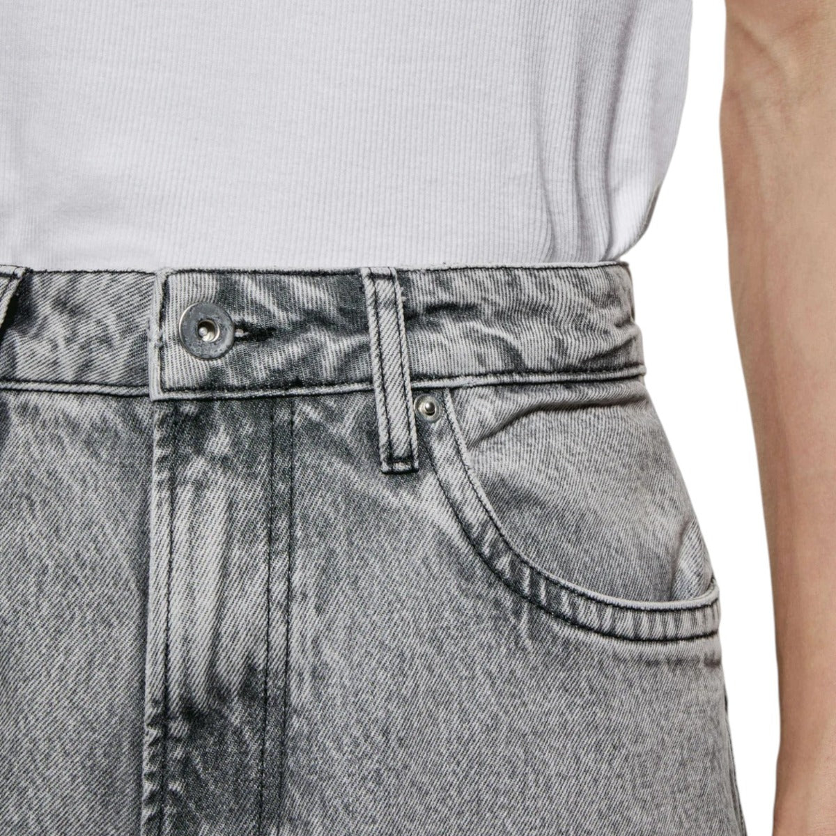 Denim C assic Jeans B ack