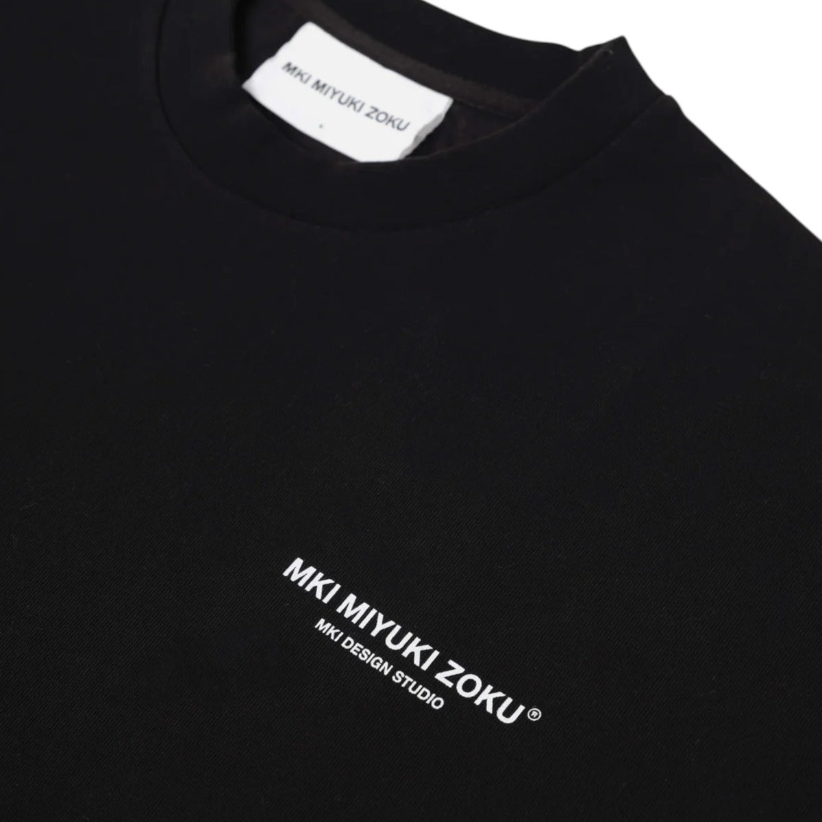 De ign  tudio T hirt Black