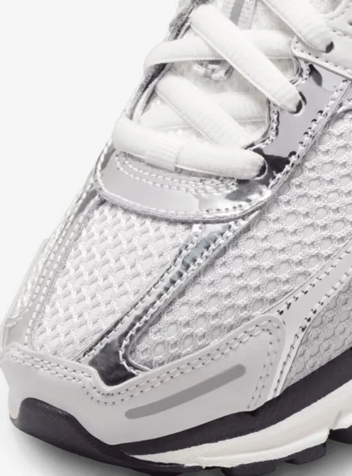 Nike Zoom Vomero 5 Photon Dust Metallic Silver